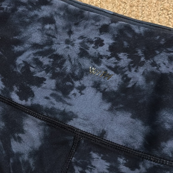 With reversible tie dye leggings - Picture 4 of 4